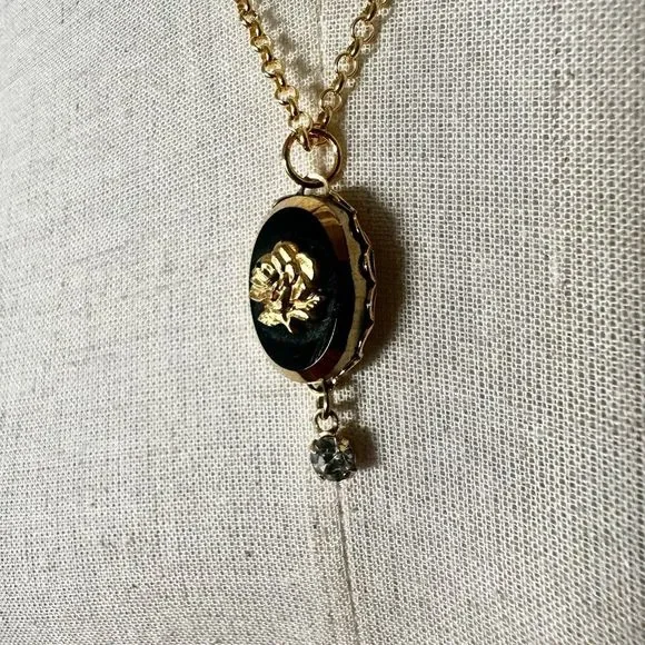 Black and gold tone  rose vintage pendant necklace - Picture 2 of 9